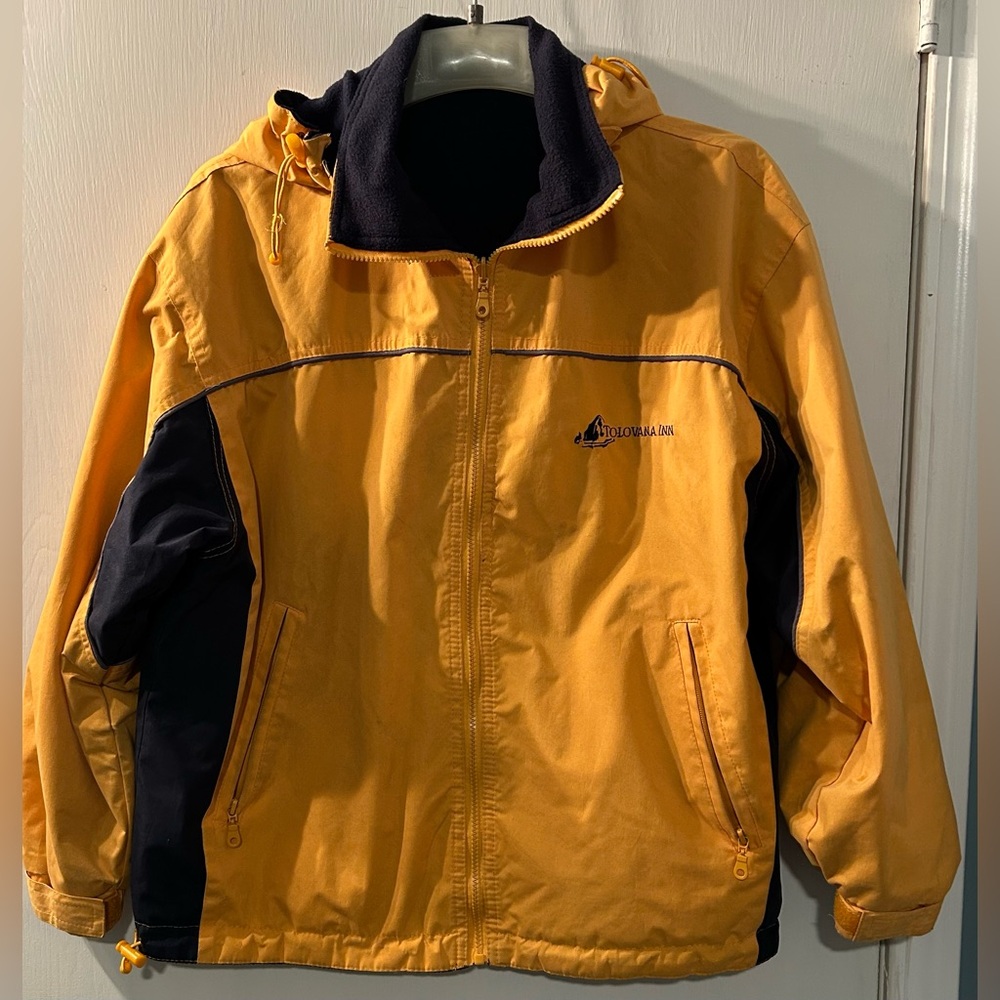 Yellow and Navy lined, removable Hood,Rain Jacket Tolovana Inn Oregon Size L